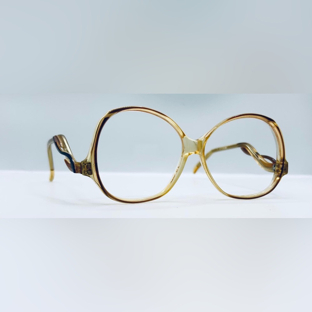 Classic Round Women’s Eyeglasses in Light Amber